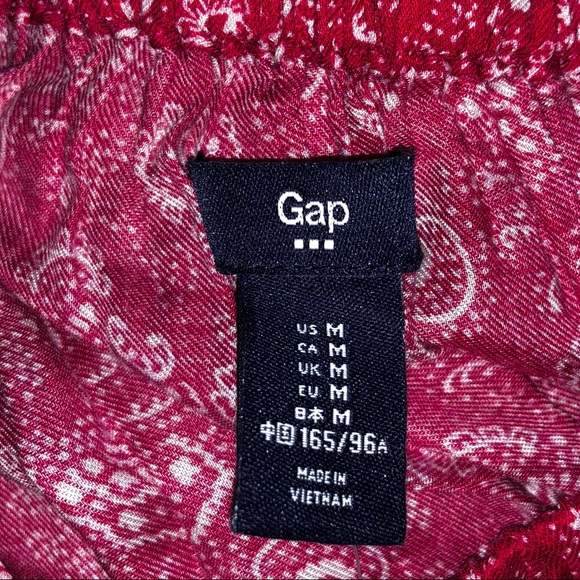 SOLD! | GAP | Pink Paisley Off-the-Shoulder Blouse - Picture 4 of 5